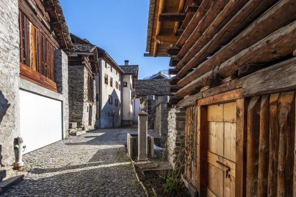 Führung durch das Dorf Castasegna