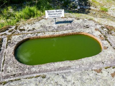 Das Wannengrab von Stampa