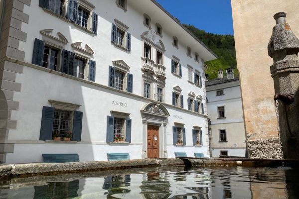 Gruppenführung durch den Palazzo Salis in Soglio